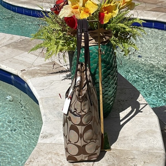 Coach Signature C Khaki/Vermillion Multi Stripe Tote/Shoulder Bag - Picture 6 of 17